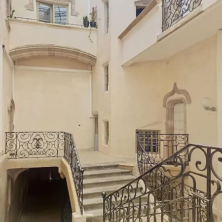 La Chapelle 2 - 4 Personnes Centre Apartment *